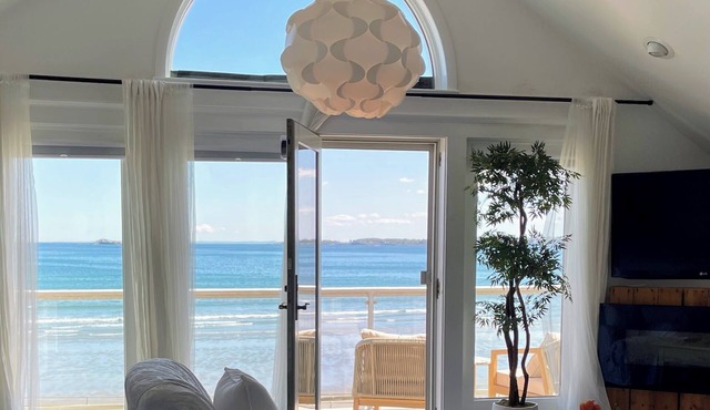Gorgeous Oceanfront Penthouse