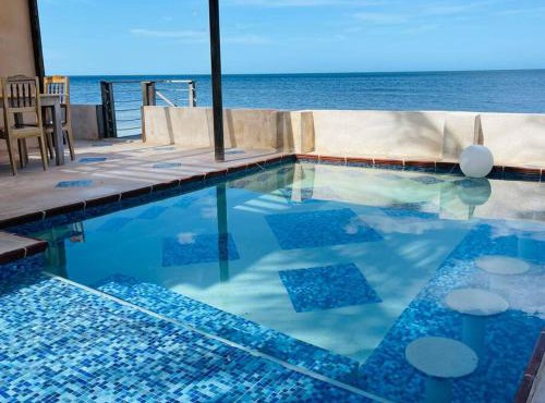 Gorgeous Oceanfront Villa Solana with Pool and Direct Beach Access