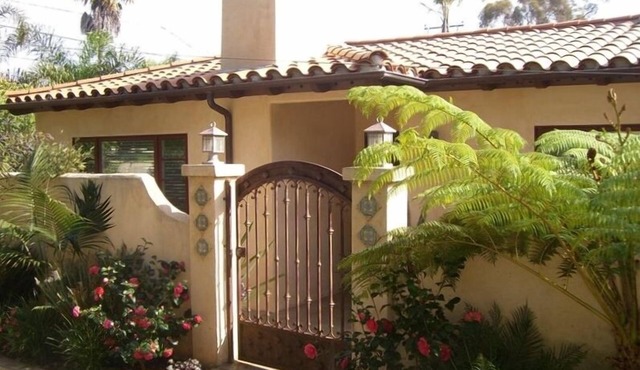 Gorgeous Private Casita in Perfect Location.Walk to Beach/Shopping!