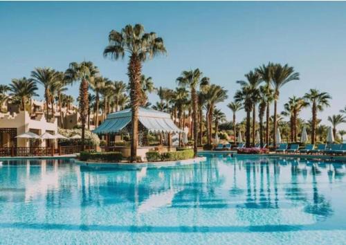 Gorgeous, Private Four Seasons 2-Bedrooom Chalet - Resort Access, Red Sea Views & Luxury Comfort