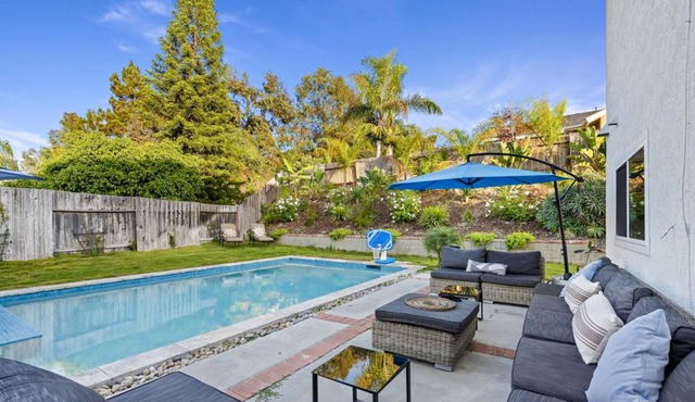 Gorgeous quiet getaway with private pool, cozy patio & fireplace