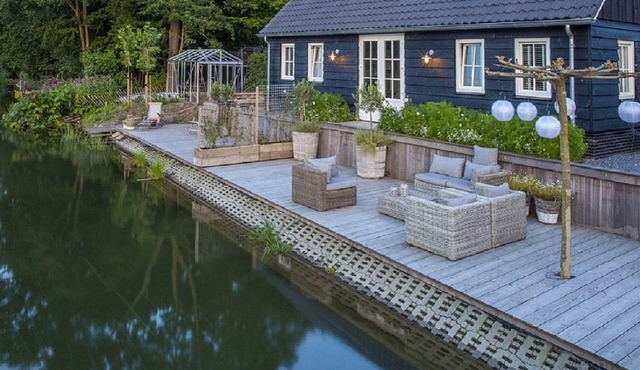 Gorgeous Riverside Chalet in Cothen