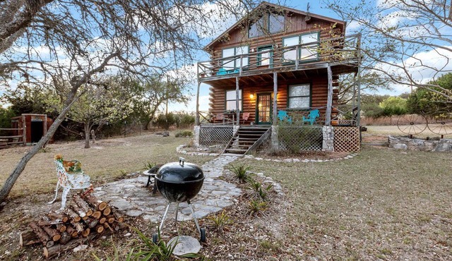 Gorgeous Rustic Log Cabin with Fire Pit and Grill near Top Wineries in Fredericksburg, Texas