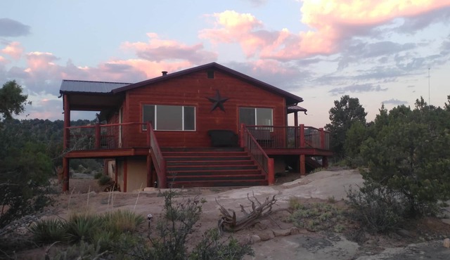 Gorgeous, Secluded Cabin on 40+ acres by Starvation Reservoir!