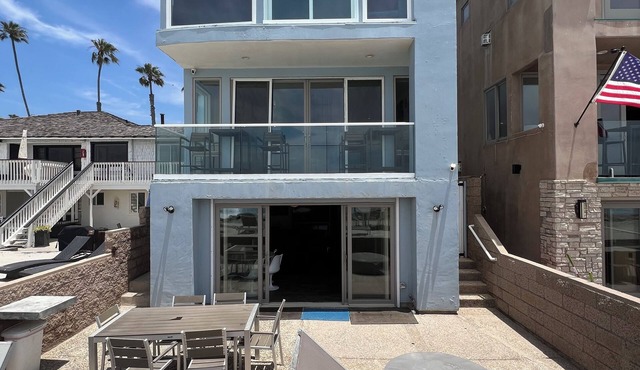 Gorgeous Spacious 4 Bedroom Beach House with Modern Amenities