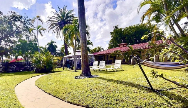 Gorgeous Studio w/kitchen-RELAX in the ❤️ of F. Lauderdale, 1mi WALK to the BEACH