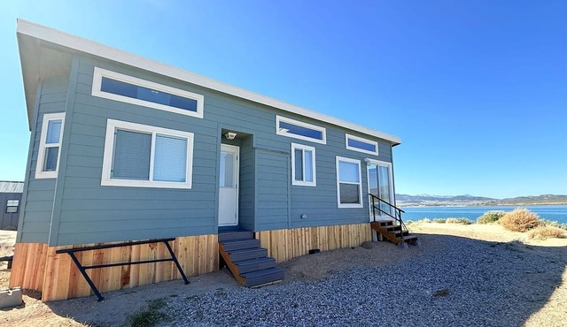 Gorgeous Tiny House on Yuba Lake for a Unforgettable Glamping Getaway in Utah