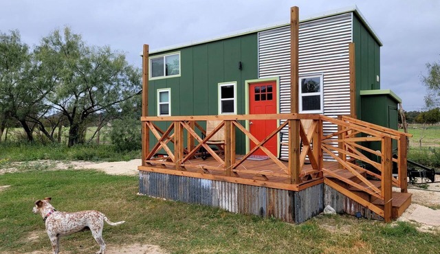 Gorgeous Tiny House with Spectacular Countryside Vistas in Camp Wood, Texas