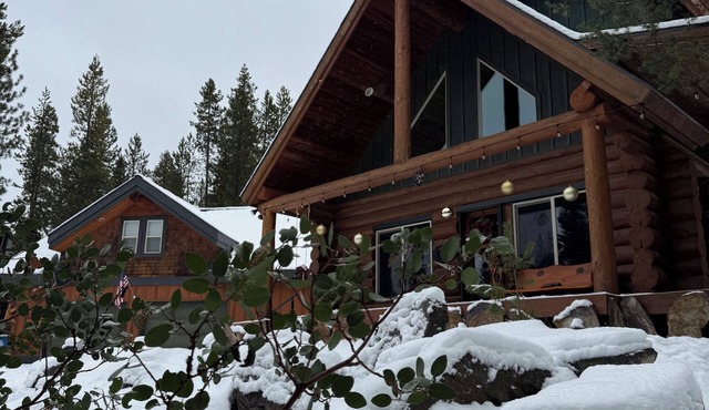 Gorgeous Log Cabin with Hot Tub & Theater near Snowmobile & SXS Trails & Lakes!