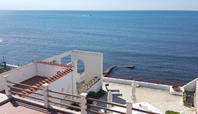 Gorgeous villa with direct descent to the sea