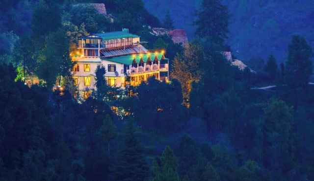 goSTOPS Mukteshwar - Private Rooms and Dorms