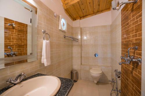 goSTOPS Mukteshwar - Private Rooms and Dorms