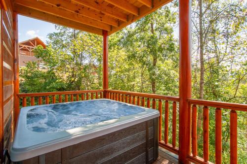 Grace HideawayHUGESleeps20 Pool Hot Tub Games