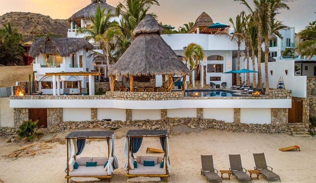 Gracious 7 BR Villa La Salinas w/Ocean views, Private Pool, Wet Bar, Swimmable Beach + More