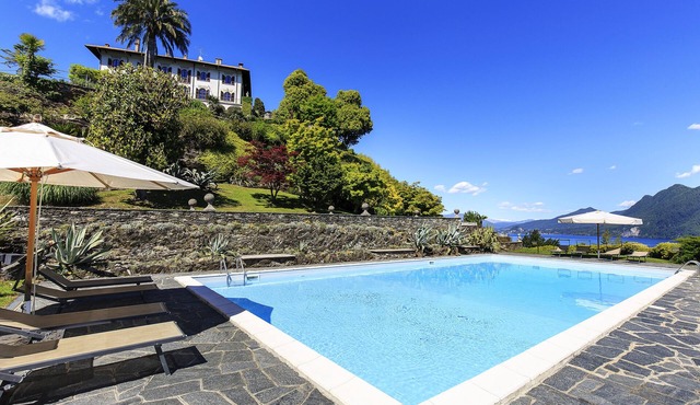 Gracious villa with pool & panoramic views on Lake Maggiore! Villino San Remigio
