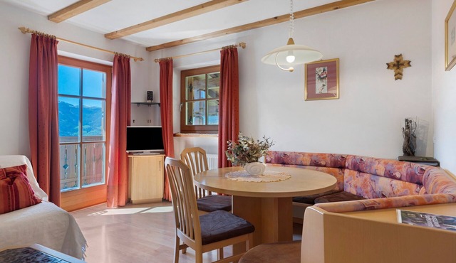 Grafaierhof Apartment "Schwan" with Mountain View