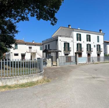Gran sasso white house