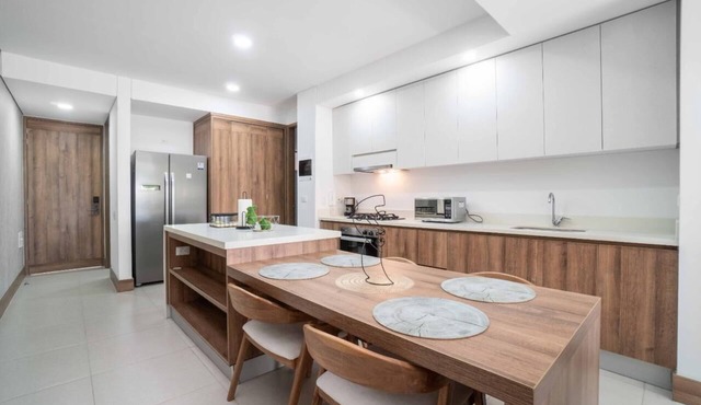 Granada Cali/Modern & Bright 2BR/2BA|Fast Wi-Fi|Pool&Balcony|Security 24h