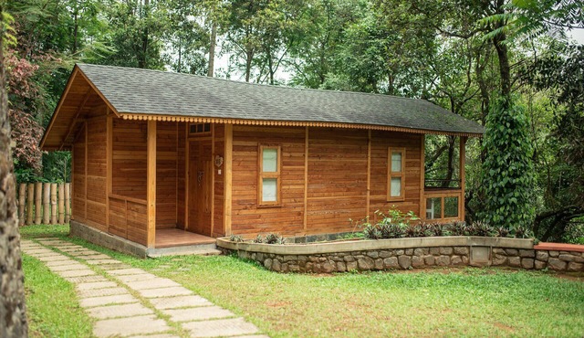 Granary Experience - Wooden Chalet in a plantation