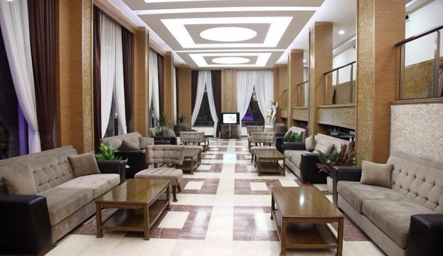 Grand Ari Hotel
