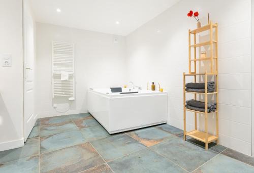 Grand Duplex avec Spa et Parking privé- 8 personnes