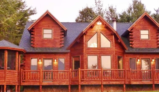 Grand Jay Lodge, Ultimate Log Luxury, Stunning Views, Hot Tub & Sauna, EV Charger, 3D Tour