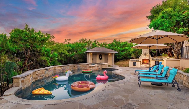 Grand Lakehouse Estate with Infinity Pool & Views