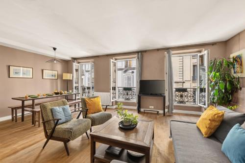 Grand & Spacious 3BR Home for 8 in Paris 10th