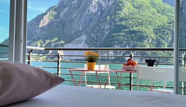 Grand View Como Lake Apartment