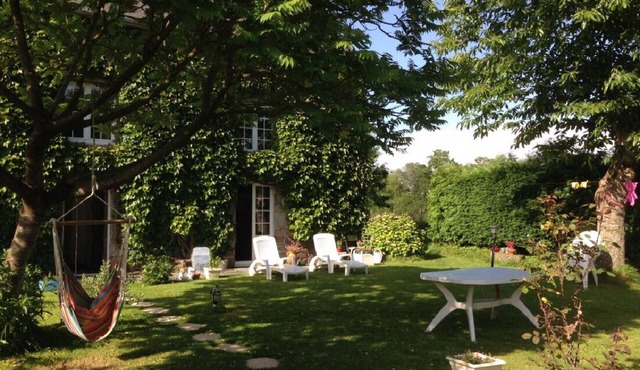 Grande Maison de Campagne Près de Granville , Famille et Animaux Bienvenus