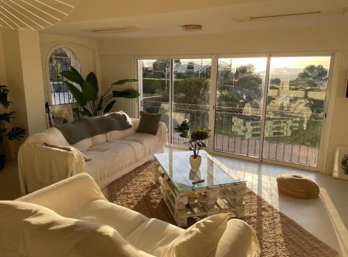 Grande Villa avec Piscine, Pétanque et Vue Mer pour 12 Personnes