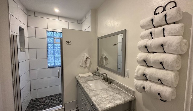 Granite | Stainless | Porcelain | Near Downtown