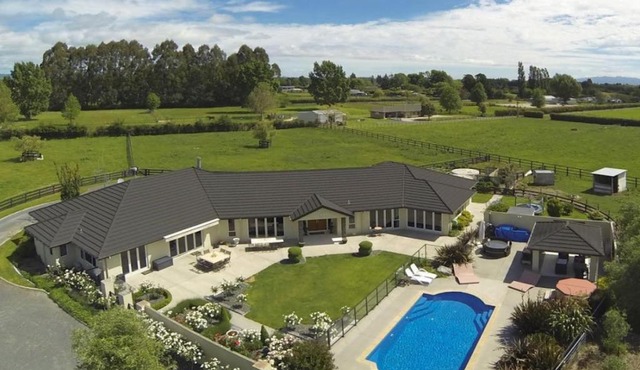 Grasslands Bed & Breakfast