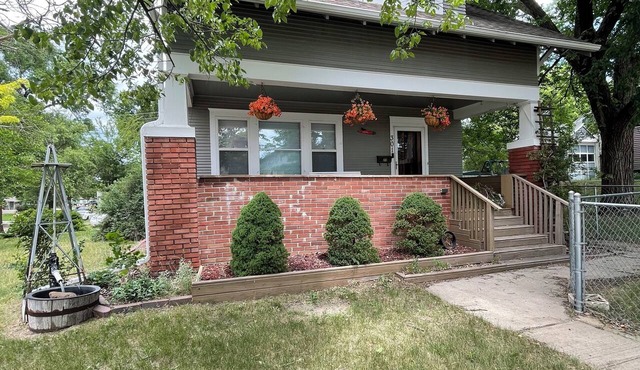 Grasslands Guesthouse Spacious 4bedroom,3 bath house in peaceful Chamberlain.