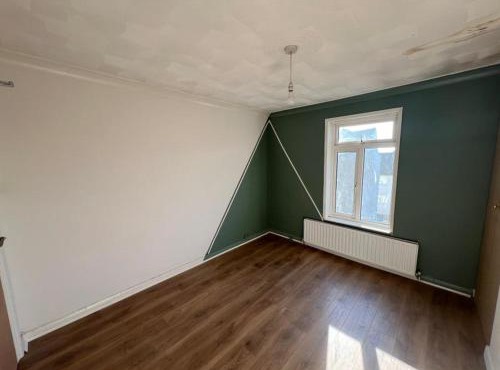 Gravesend Central - Spacious & Quiet Rooms