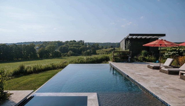 Graybarn-Copake Lake: Pool | Hot Tub | Luxe Barn