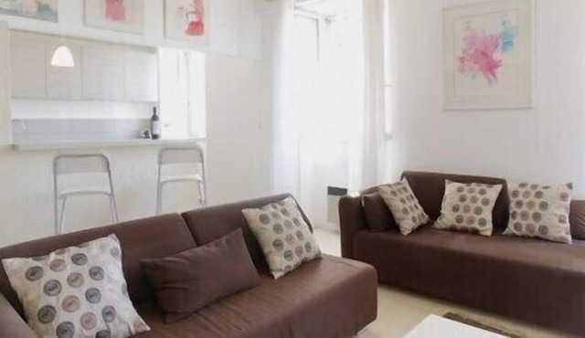 Great 3 bedroom duplex apartment with mezzanine