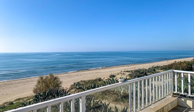 Great apartment, from the balcony you can jump directly into the sea.
