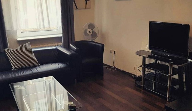 Great Apartment in GREAT Location!(Neustrasse!)