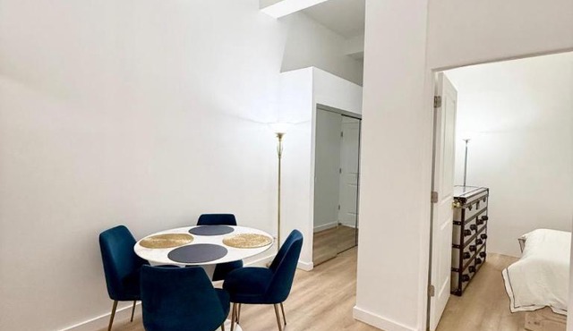 GREAT APT 2 BED ROOM GREAT LOCATION nye
