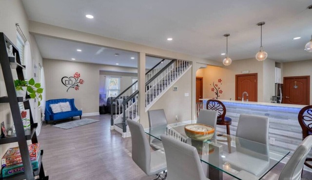 Great Area | 5 bedrooms | Game Room