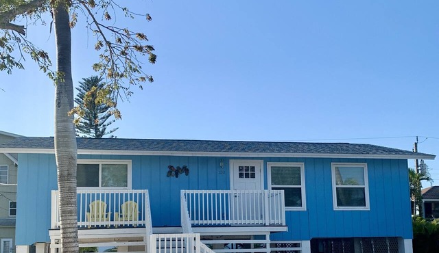 "GREAT DEAL" Rent lowered! Beach Cottage - SUMMER '26 Vacation-Time For A Tan!