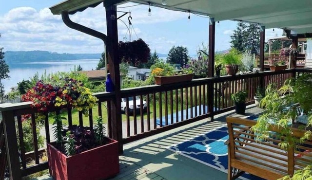Great Deck, Fun House with Views of Hood Canal