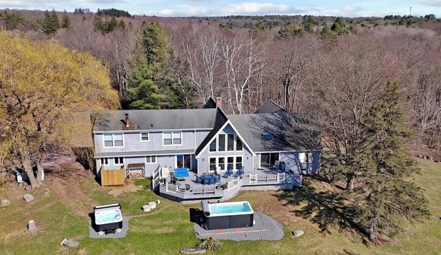 Great Escape: Private 2 Acres, Pool Table, Air Hockey, Shuffleboard, Ping Pong