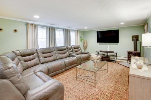 Great for Families: Waterville Retreat w/Yard!