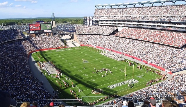 Great Foxboro Find! FREE Breakfast & Parking, Walking Distance to Patriot Place!