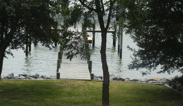 GREAT HOUSE ON LITTLE BAY WITH PIER