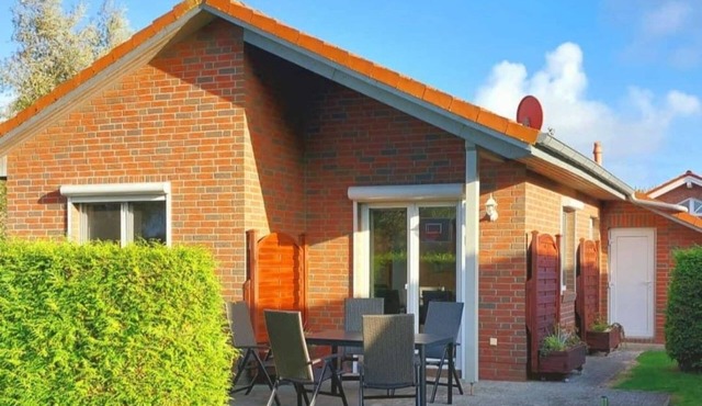 Great house with playground, canoe, wifi, bicycle shelter, prices incl. VAT. ER and NK