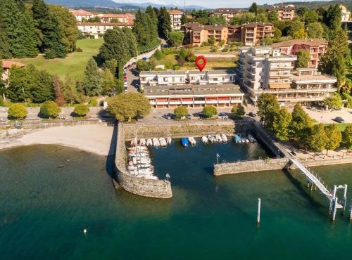 Great Lake View Artist's Apartment