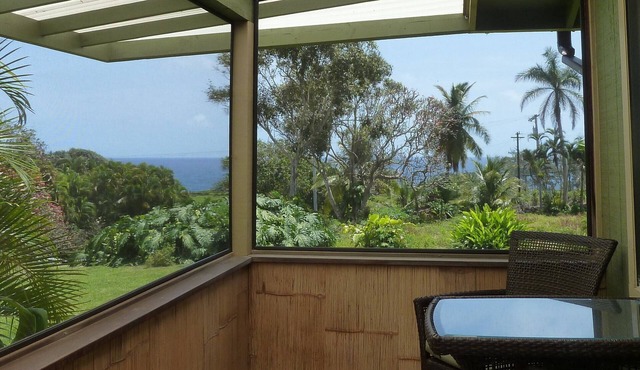 Great location between Hana Town and Hamoa Beach, private, family-friendly